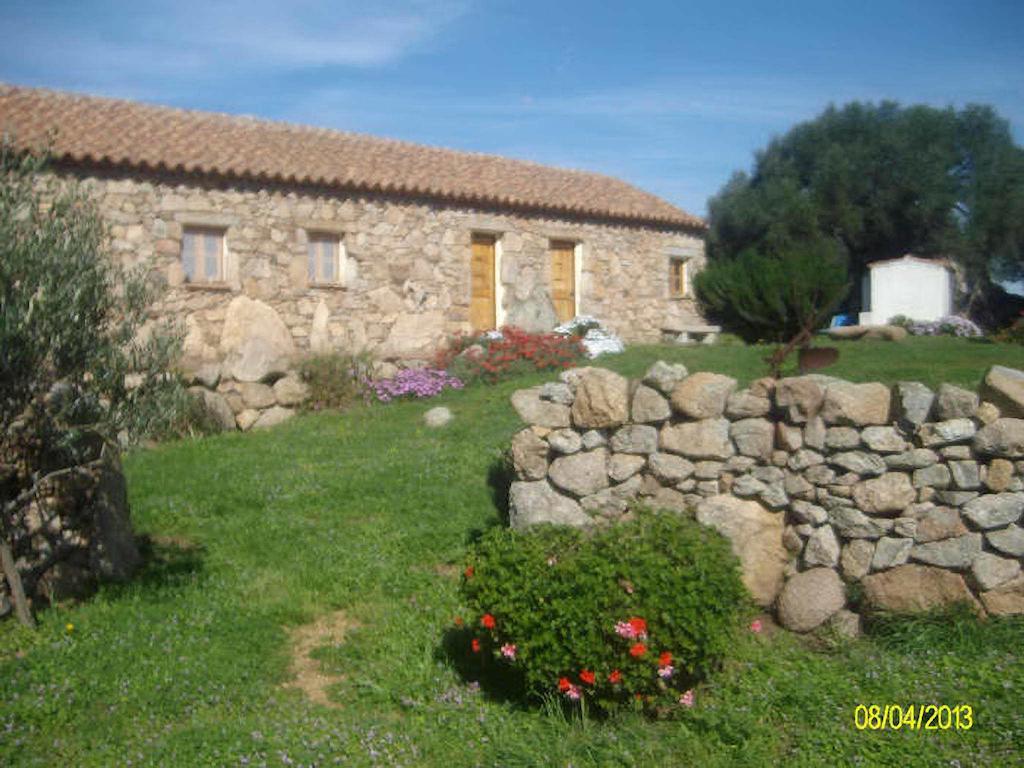 Agriturismo Spridda Acomodação com café da manhã Arzachena Exterior foto